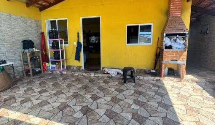 Casa com 2 quartos à venda no Getuba, Caraguatatuba  por R$ 270.000
