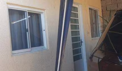 Casa com 2 quartos à venda no Travessão, Caraguatatuba  por R$ 215.000