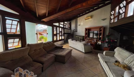 Casa com 3 quartos à venda no Jardim Primavera, Caraguatatuba  por R$ 1.600.000