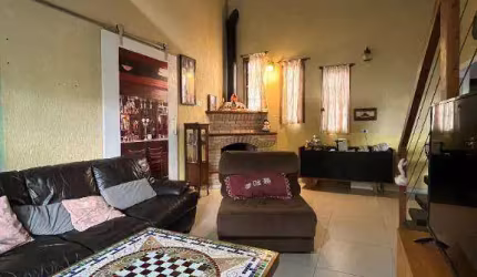 Casa com 3 dormitórios sendo 1 suíte à venda, 320 m² por R$ 730.000 - San Ressore - Cotia/SP