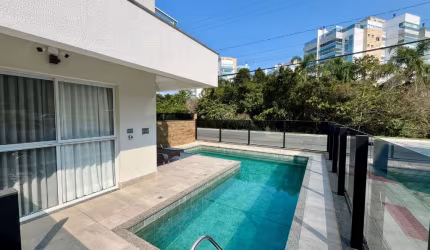 APARTAMENTO COM TRES DORMITORIOS NA PRAIA DE PALMAS