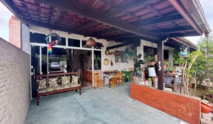 CASA EM AREIAS DE BAIXO COM UM ENORME LOTE