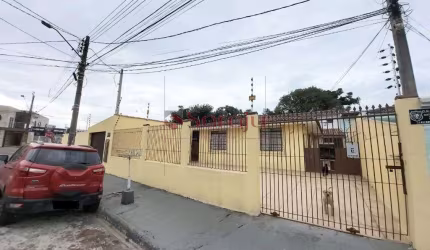 VENDE-SE CASA