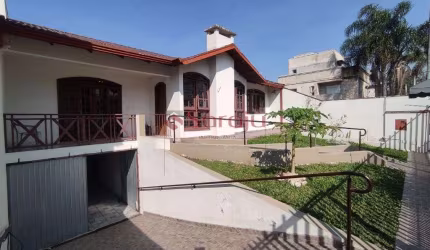Vende-se casa no Jardim Das Américas