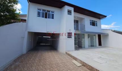 Aluga-se Apartamento no Cajuru - 80m², 3 Quartos e 3 Vagas de Garagem!
