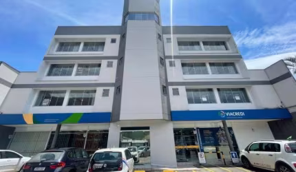 Ponto comercial com 7 salas para alugar no Velha, Blumenau , 450 m2 por R$ 17.000