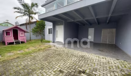 Casa com 4 quartos à venda no Centro, Penha , 140 m2 por R$ 1.350.000
