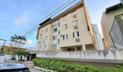 Apartamento com 01 Suite + 02 Dormitorios Vila Operaria em Itajai.