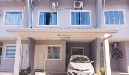 Sobrado em Condominio Fechado COM 03  Dormitorios.