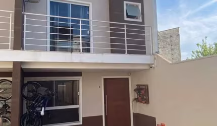 EXCELENTE SOBRADO, MOBILIADO, COM PÁTIO EM CONDOMÍNIO FECHADO