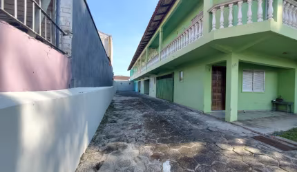 Sobrado de 3 dormitórios no centro de Matinhos
