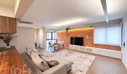 Apartamento com 3 quartos à venda na Rua Pintassilgo, 63, Moema, São Paulo por R$ 2.100.000