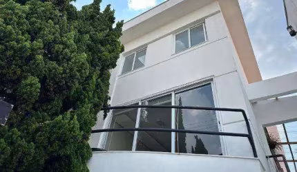 Sobrado com 4 dormitórios na Água Rasa