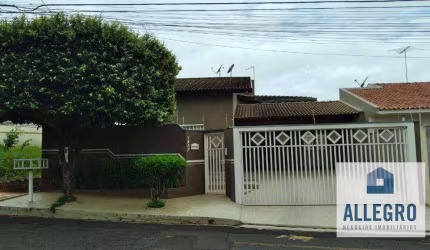 Casa localizada no Jardim São Marco com 3 dormitórios e 2 vagas de garagem / Próximo a Leroy Merlin !!