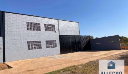 Barracão Comercial para Locação ou Venda: 250m², Mezanino e Próximo ao Posto Tabocão 52!