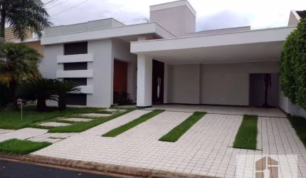 Casa à venda ou locação com de 4 dormitórios e 2 vagas de garagem /Próximo a Represa Municipal