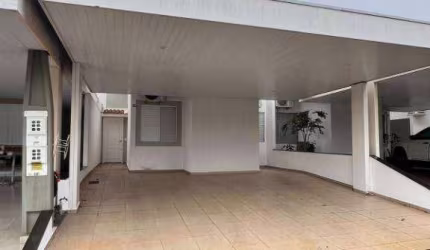 Casa à venda no Garden Village com 3 dormitórios e 2 vagas de garagem / Próximo ao Mercado Porecatu da Av Belvedere