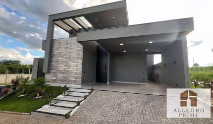 Casa à venda no Village Normandie com 3 suítes e 2 vagas de garagem