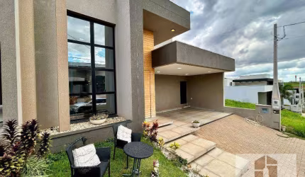 Casa à venda no Maria Julia com 3 dormitórios e 2 vagas de garagem/ Próximo ao Compre Mix