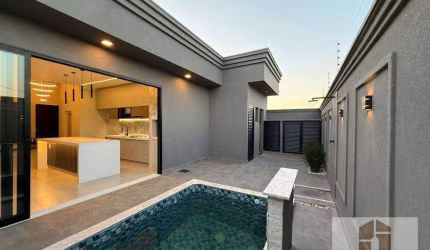Casa com 3 dormitórios à venda, 127 m² por R$ 695.000 - Centro - Bady Bassitt/SP
