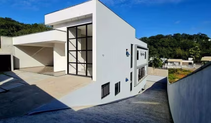 Casa à venda no bairro Souza Cruz - Brusque/SC