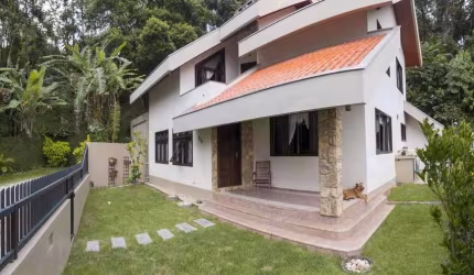 Casa à venda no bairro Santa Rita em Brusque/SC