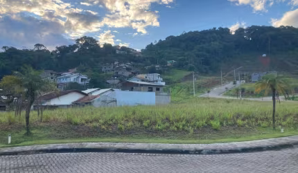 Lote em Condomínio alto Padrão Bateas