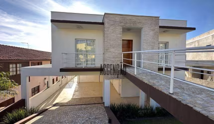 Casa com 4 dormitórios à venda, 330 m² por R$ 2.100.000,00 - Arujá Hills III - Arujá/SP