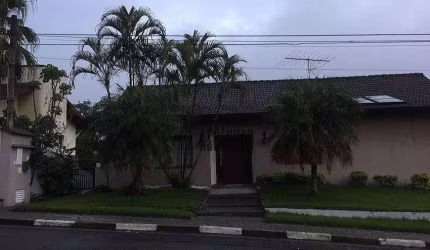 Casa com 3 dormitórios à venda, 266 m² por R$ 1.595.000,00 - Arujázinho IV - Arujá/SP