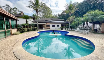 Casa com 4 dormitórios, 1200 m² - venda por R$ 6.495.000 ou aluguel por R$ 16.640/mês - Condomínio Arujá Hills I e II - Arujá/SP