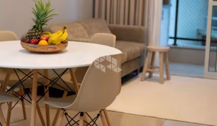APARTAMENTO NOVO CAMPECHE SEMIMOBILIADO COM 2 QUARTOS SENDO 1 SUÍTE  HOBBY BOX E 1 VAGA DE GARAGEM NO CAMPECHE