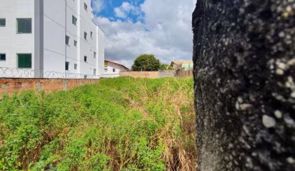 Terreno à venda em São João Batista, Belo Horizonte  por R$ 550.000