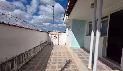 Casa com 3 quartos à venda na Santa Mônica, Belo Horizonte , 267 m2 por R$ 700.000