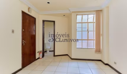Sala comercial para alugar na Avenida Luiz Xavier, 68, Centro, Curitiba por R$ 550