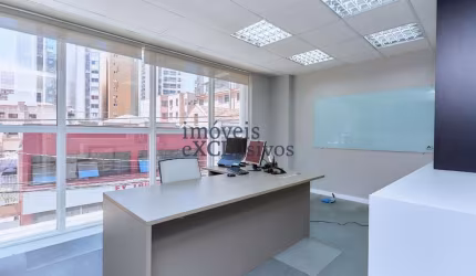 Sala comercial com 3 salas para alugar na Rua Emiliano Perneta, 822, Centro, Curitiba por R$ 5.200