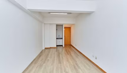 Sala comercial com 2 salas para alugar na Rua Capitão Souza Franco, 848, Batel, Curitiba por R$ 800