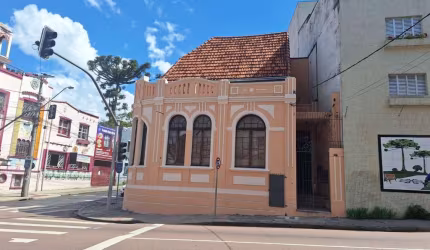 Apartamento com 2 quartos  para alugar, 41.00 m2 por R$1650.00  - Sao Francisco - Curitiba/PR