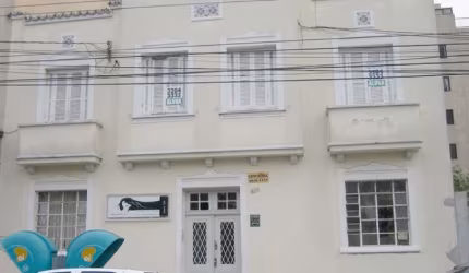 Apartamento com 2 quartos  para alugar, 80.00 m2 por R$2450.00  - Centro - Curitiba/PR