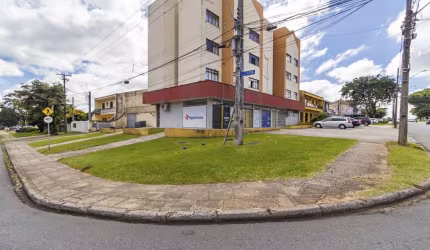 Loja para alugar, 217.68 m2 por R$8900.00  - Fazendinha - Curitiba/PR