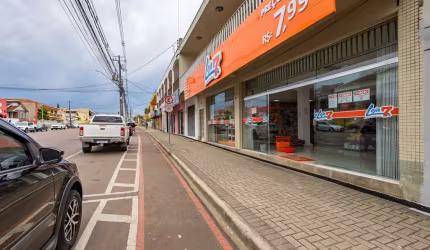 Loja com 3 quartos  à venda, 553.92 m2 por R$2140000.00  - Butiatuvinha - Curitiba/PR