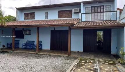 Sobrado para Venda em Pontal do Paraná / PR no bairro Monções