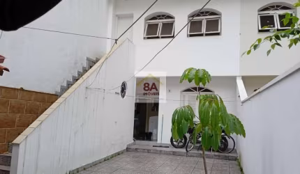 Sobrado á venda 5 dormitórios com 2 vagas  no bairro Mascote!