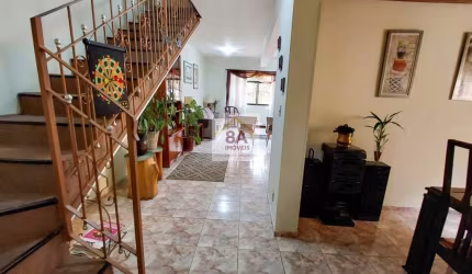 Excelente Casa de Vila á venda!