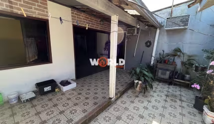 Casa de esquina com dois pontos comerciais
