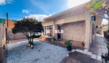 Casa com terreno amplo Bairro Costeira
