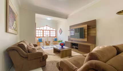 Casa tipo para venda com 5 quartos, sendo 3 suítes, 275m²