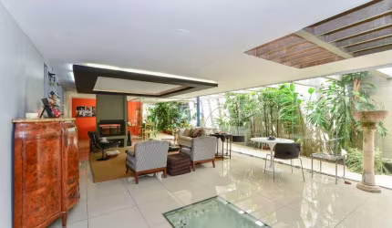 Casa tipo para venda com 3 quartos, sendo 1 suíte, 367m²