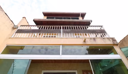 Sobrado para venda com 3 quartos, sendo 3 suítes, 230m²