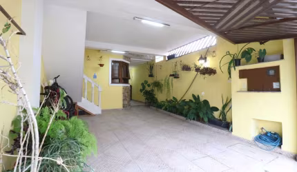 Casa tipo para venda com 3 quartos, sendo 1 suíte, 125m²