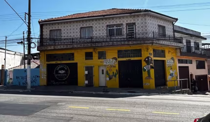 Sobrado para venda com 3 quartos, 302m²